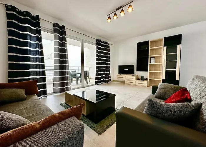 Modern Retreat In The Heart Of St Julian