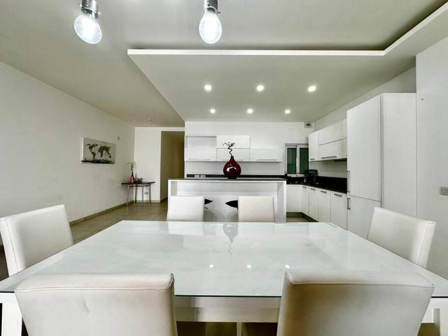 Modern Retreat In The Heart Of St Julian * Saint Julian's