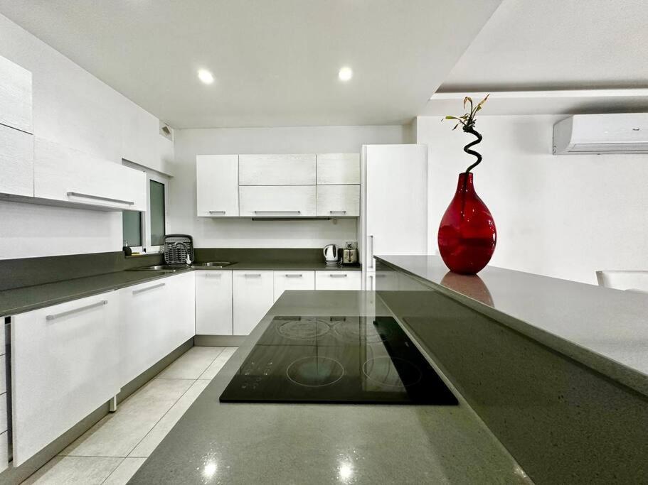 Modern Retreat In The Heart Of St Julian * Saint Julian's