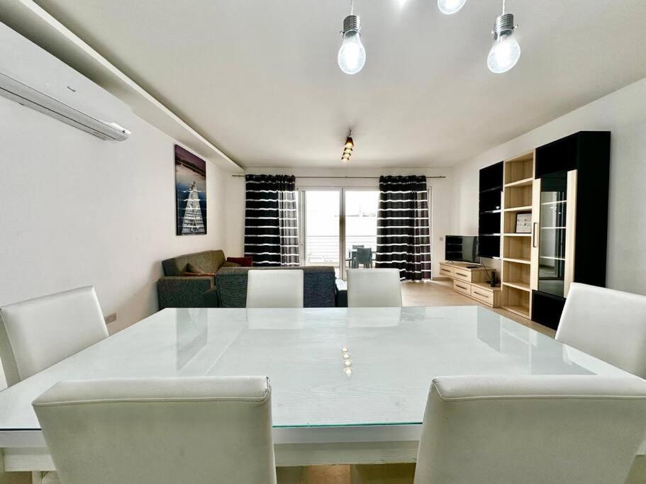 Apartment Modern Retreat In The Heart Of St Julian Saint Julian's