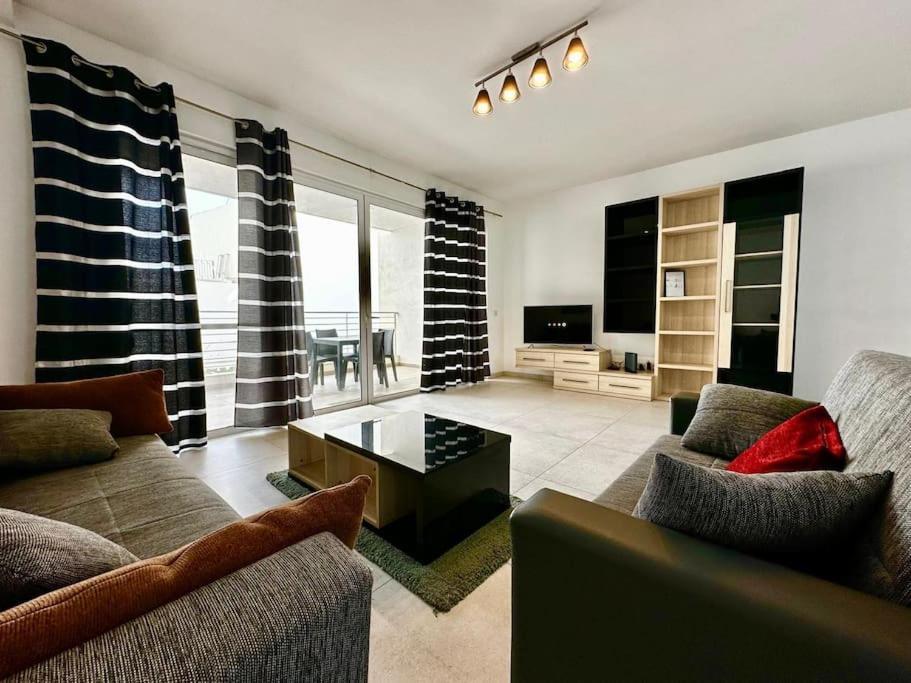 Apartment Modern Retreat In The Heart Of St Julian *